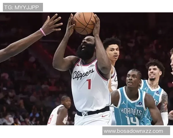 12中9砍26分！巨大版谢泼德逼出全力哈登，火箭不需要鲍尔